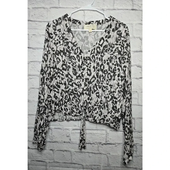 Anthropologie Cloth & Stone Large Animal Print Cropped Tie Waist Long Sleeve. - Picture 4 of 9
